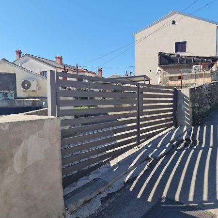 Apartamento Sea And Sun Kantrida Rijeka Exterior foto